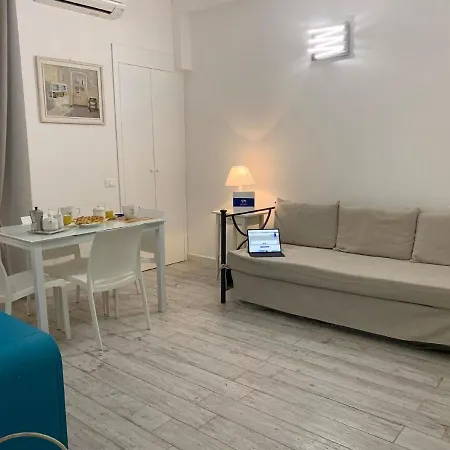 Studio Fur 2 Personen Ca 40 M In Genua, Italienische Riviera Italienische Westkuste