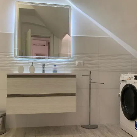 Appartement Studio Fur 2 Personen Ca 40 M In Genua, Italienische Riviera Italienische Westkuste